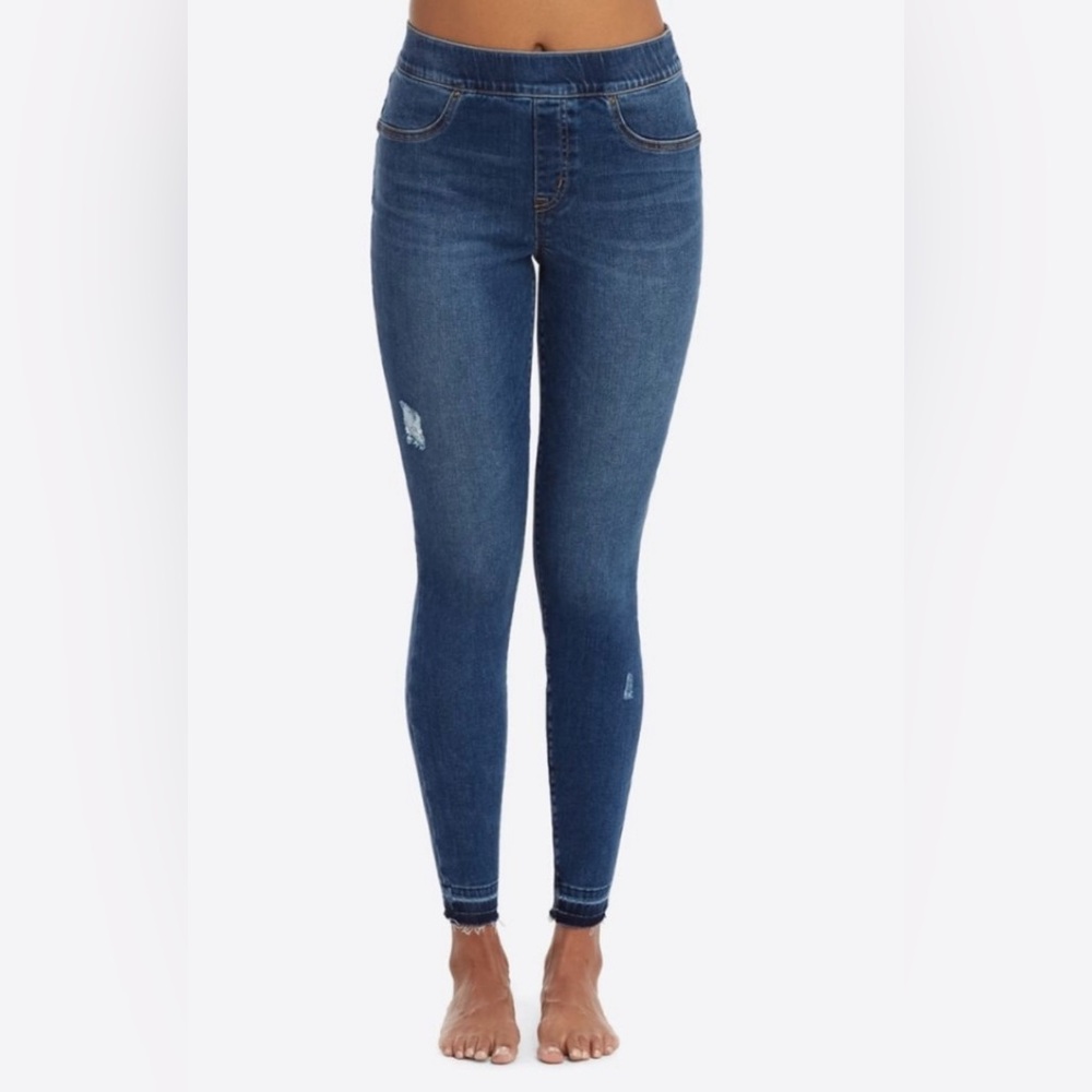 Spanx Distressed Pull On Skinny Jeans Size Large EUC